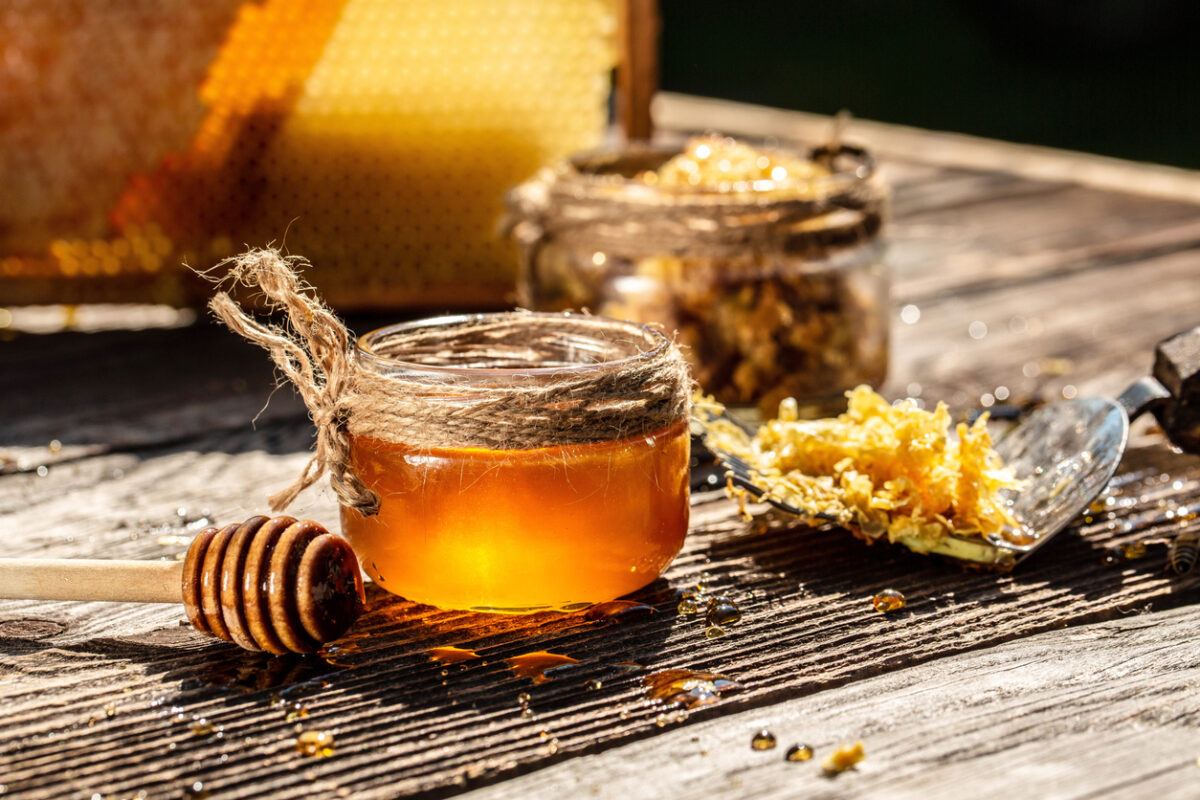 Medus: natūralūs produktai iš medaus ir kokią naudą jie duoda žmogaus sveikatai