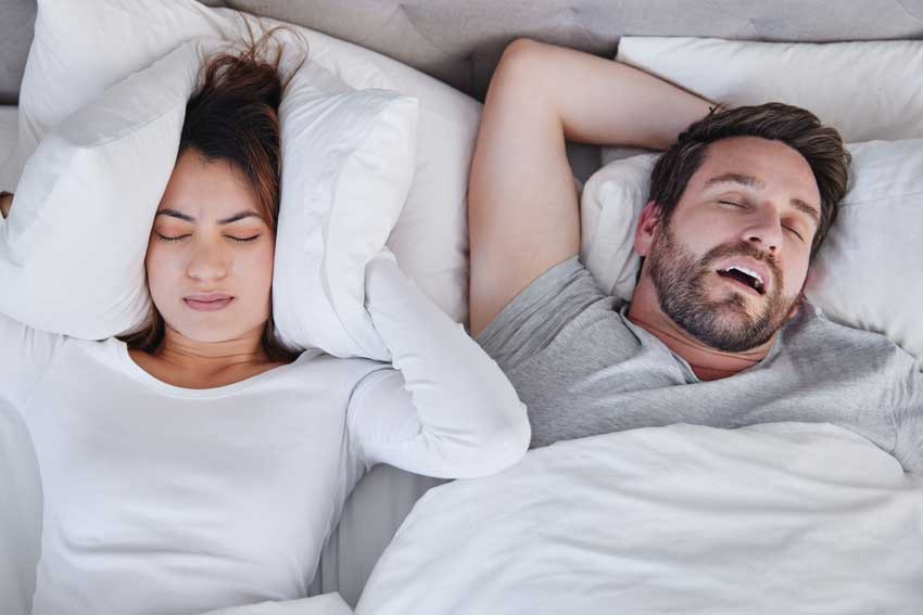Kas yra miego apnėja? Atlikti tyrimai įrodo, kad ji mažina deguonies kiekį kraujyje ir didina riziką širdžiai