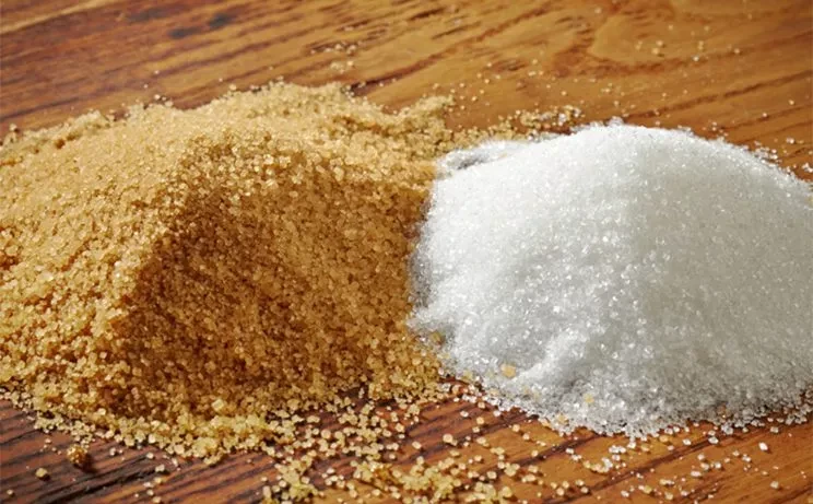 Kuo skiriasi rudasis cukrus nuo paprasto balto cukraus